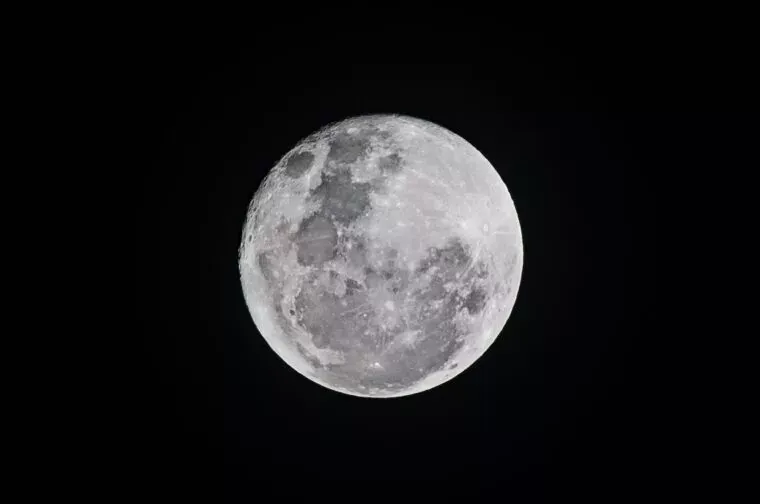 10 Facts About the Moon