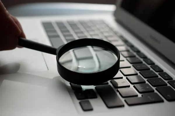 10 Best Fact Checking Sites